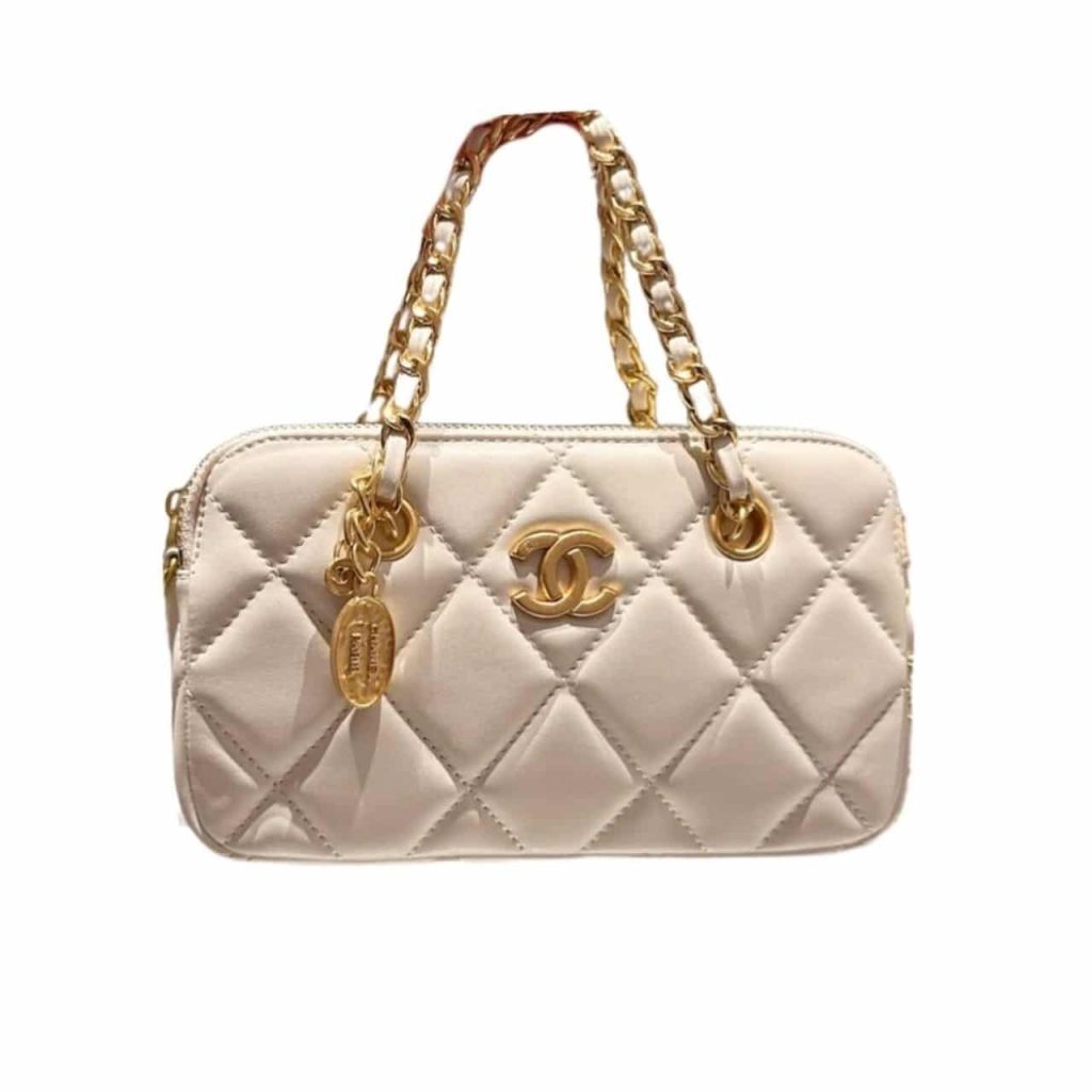 Chanel Matelasse Flap Bag With Chain White 20Cm - Image 2