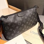 Louis Vuitton Pochette Accessoire Bag Black 24Cm - Image 4