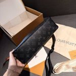 Louis Vuitton Pochette Accessoire Bag Black 24Cm - Image 9