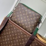 Louis Vuitton Trio Messenger Bag Green 25Cm M12766 - Image 5