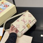 Louis Vuitton Favorite Bag Rose Trianon 23cm M46393 - Image 3