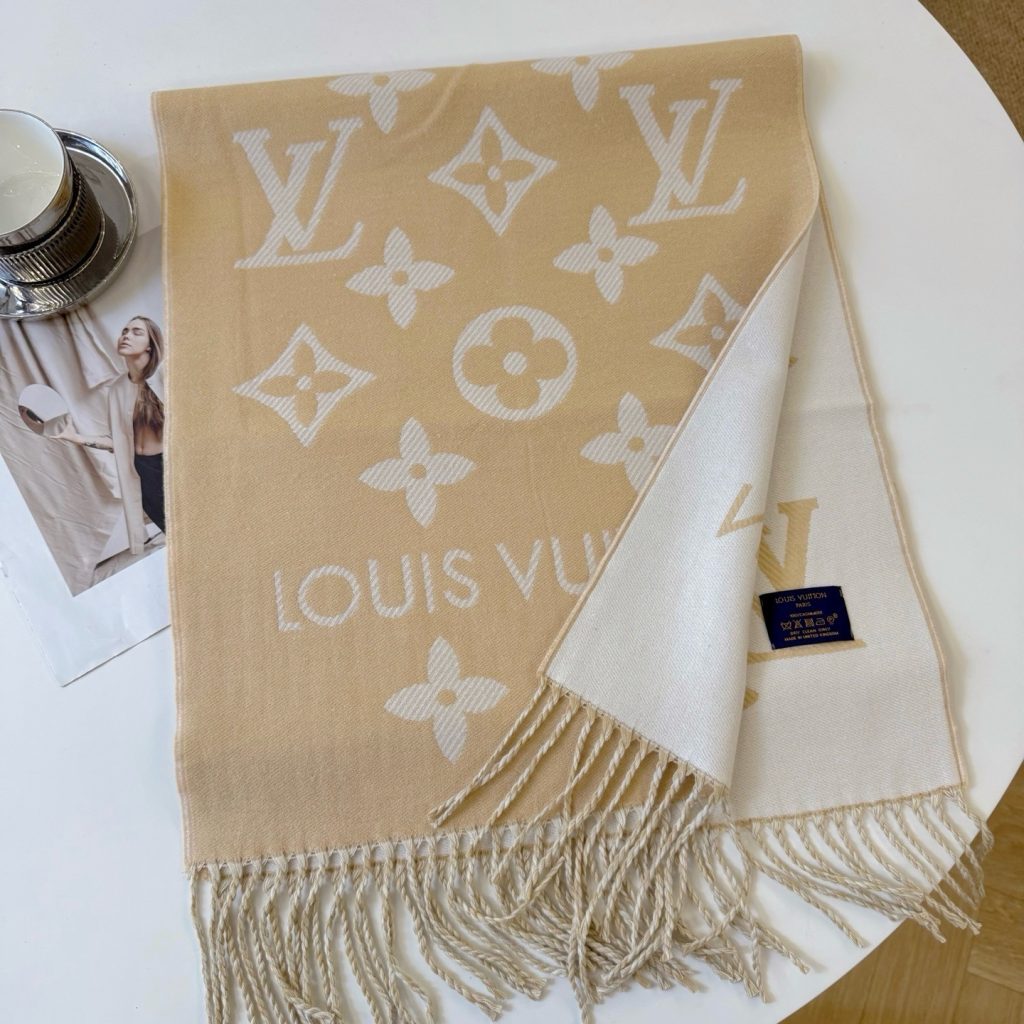 Louis Vuitton Lv Essential Scarf Beige M77728 - Image 3