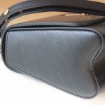 Louis Vuitton Lv Twist MM Leather Handbag Black 23Cm - Image 9