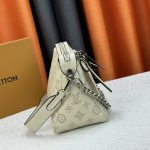 Louis Vuitton Hand It All PM Creme Beige 29Cm M24114 - Image 5