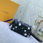 Louis Vuitton X Yayoi Kusama Steamer Wearable Wallet Monogram Eclipse Black 18cm - Image 4