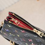 Louis Vuitton Coussin PM Black 26Cm M21353 - Image 7