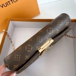 Louis Vuitton Pochette Louise Chain Monogram Canvas Brown 23cm - Image 6