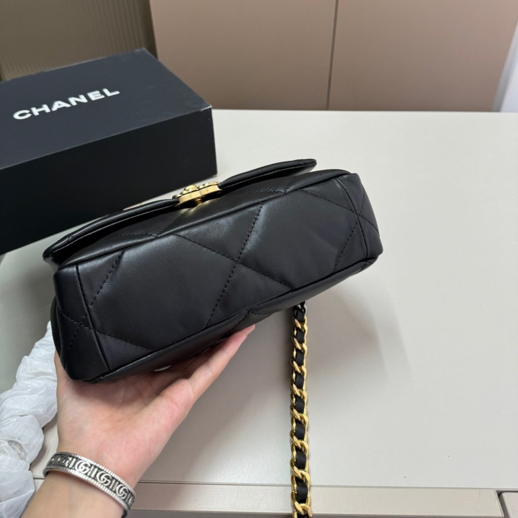 Chanel 19 Handbag Shiny Gold And Silver Tone Black 26Cm AS1160 B04852 94305 - Image 9