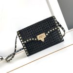 Valentino Garavani Rockstud Small Raffia Shoulder Bag Black 22Cm - Image 3