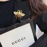 Gucci Gg Black And Red Bee Brooch Gold With Pearl - Image 8