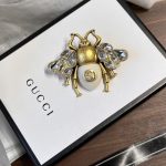 Gucci Gg Bee Brooch Gold With Stone - Image 3