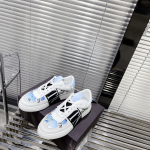 Valentino ONE STUD lace-up sneakers in calfskin - Image 3