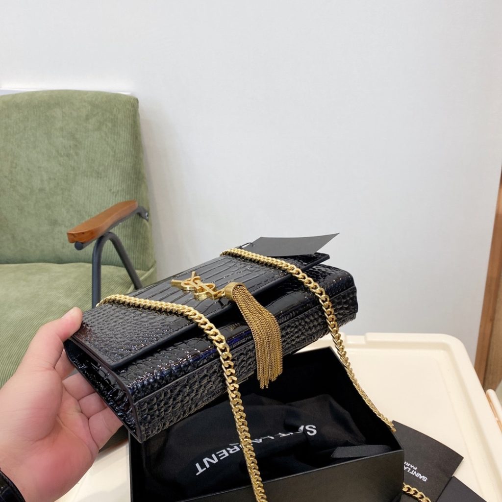 Saint Laurent Kate Medium With Tassel In Shiny Crocodile Embossed Leather Black 22Cm 354119Aaay14083 - Image 4