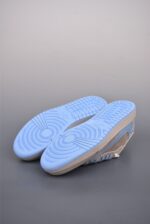 Nike Jordan Air Jordan 1 Sneaker - Image 3