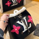 Louis Vuitton Neonoe MM Bag Monogram Teddy Shearling Black 26Cm M56963 - Image 3
