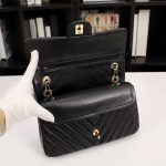 Chanel Medium Classic Flap Bag Chevron Black 25Cm - Image 8