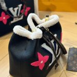 Louis Vuitton Neonoe MM Bag Monogram Teddy Shearling Black 26Cm M56963 - Image 5