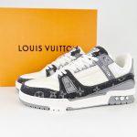 Louis Vuitton Trainer Sneaker Grey 1ADF5I - Image 3