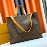 Louis Vuitton Shopper Tote MM Monogram Brown 40Cm - Image 4
