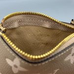 Louis Vuitton Key Pouch Light Grey 12Cm M13793 - Image 5