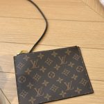 Louis Vuitton Neonoe MM Bag Monogram Teddy Shearling Black 26Cm M56963 - Image 8