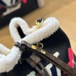 Louis Vuitton Neonoe MM Bag Monogram Teddy Shearling Black 26Cm M56963 - Image 9