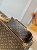 Louis Vuitton Boulogne PM Monogram Canvas Shoulder Bag Natural 29cm M45832 - Image 5