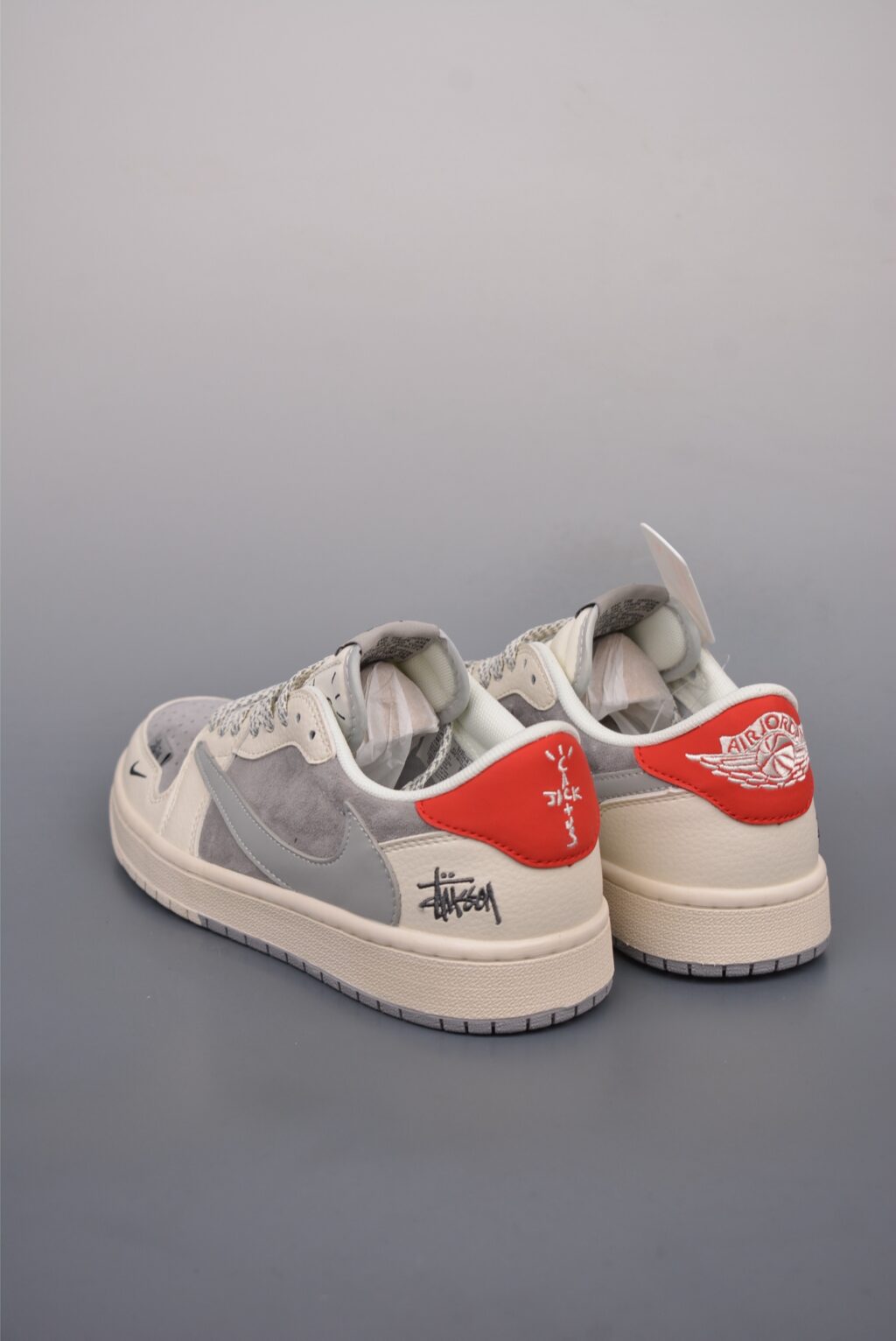 Nike Jordan Air Jordan 1 Sneaker - Image 4