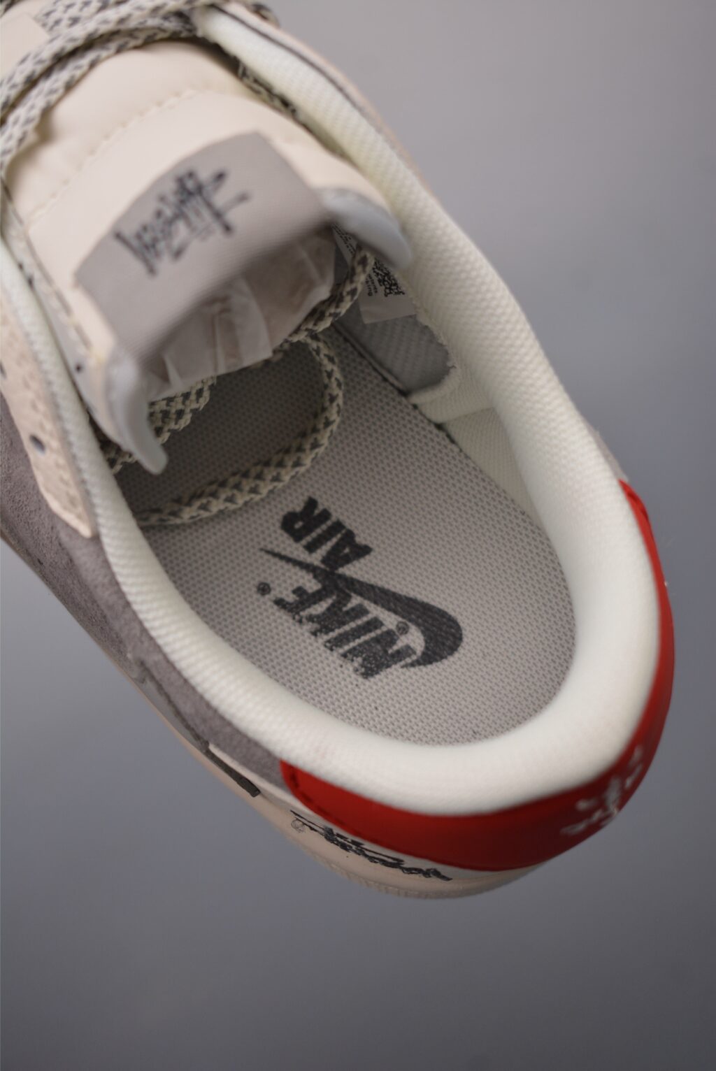 Nike Jordan Air Jordan 1 Sneaker - Image 2