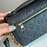Louis Vuitton Pochette Métis East West Bag Black 21Cm M46595 - Image 5