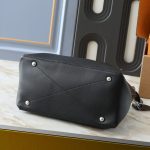 Louis Vuitton Beaubourg Hobo MM Mahina Perforated Leather Shoulder Bag Black 32cm M56073 - Image 8