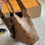 Louis Vuitton Atlantis BB Monogram Reverse Coated Canvas 18Cm M46816 - Image 6