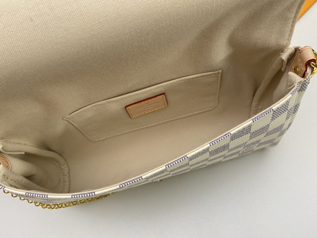 Louis Vuitton Women'S Favorite MM Damier Azur 28Cm - Image 6