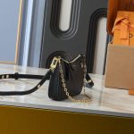 Louis Vuitton Easy Pouch On Strap Black 21Cm M80349 - Image 4