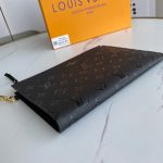 Louis Vuitton Daily Pouch Black 29Cm M62937 - Image 5