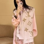 Louis Vuitton Reykjavik Scarf Beige Rose M78908 - Image 4
