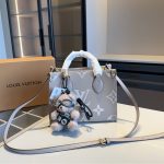 Louis Vuitton Onthego PM Dove Grey Cream 25Cm - Image 3