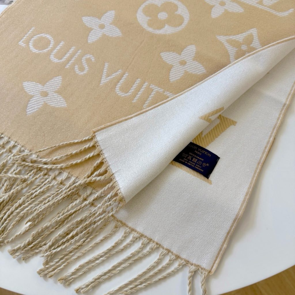 Louis Vuitton Lv Essential Scarf Beige M77728 - Image 4