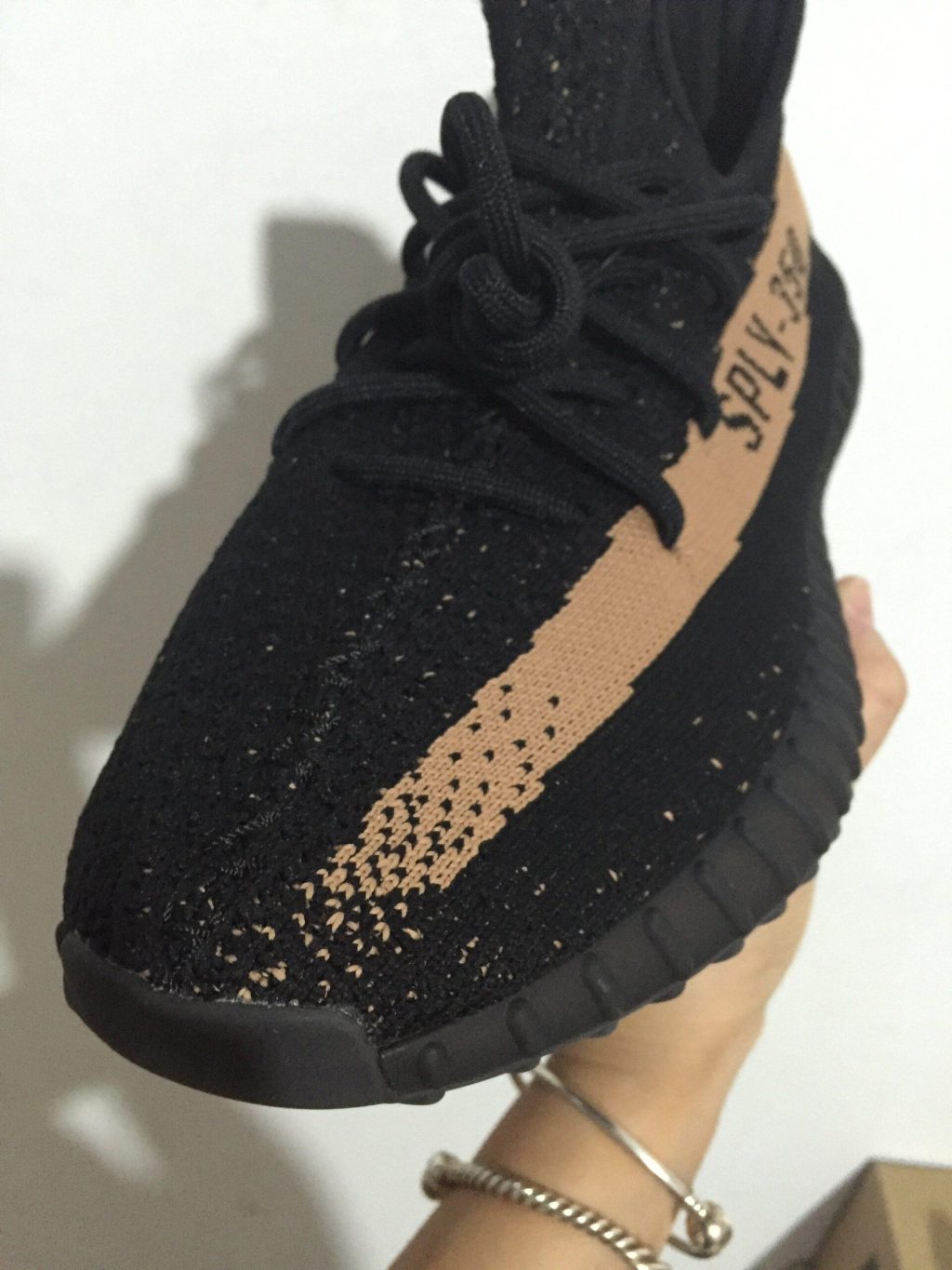 YEEZY BOOST 350 V2 - Image 4