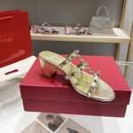 Valentino Garavani Rockstud Slide Sandal In Laminated Nappa Gold 6W2S0C47Qkh I8M - Image 7