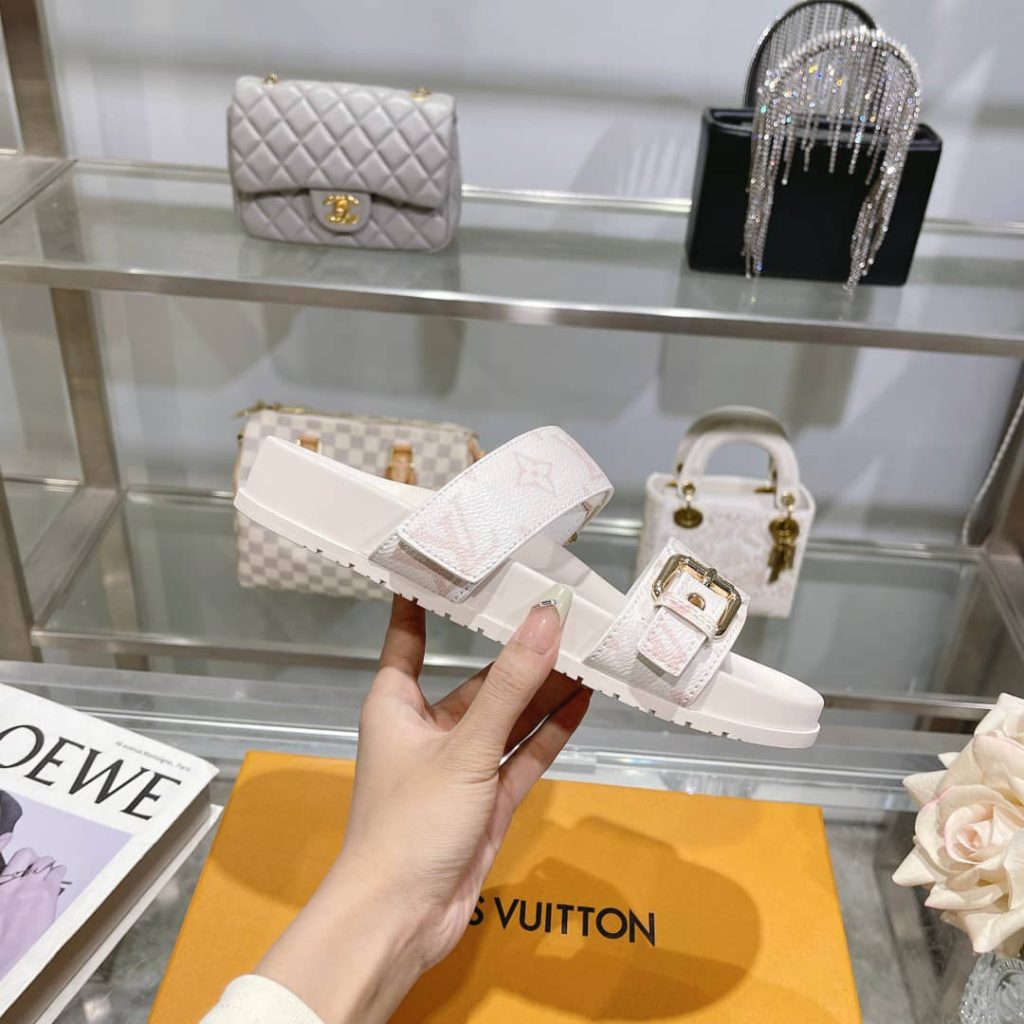 Louis Vuitton Bom Dia Flat Comfort Mule Dune Beige 1Ahmt7 - Image 4