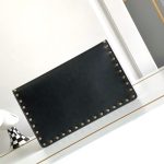 Valentino Garavani Rockstud Raffia Clutch Bag In Black 28Cm - Image 4