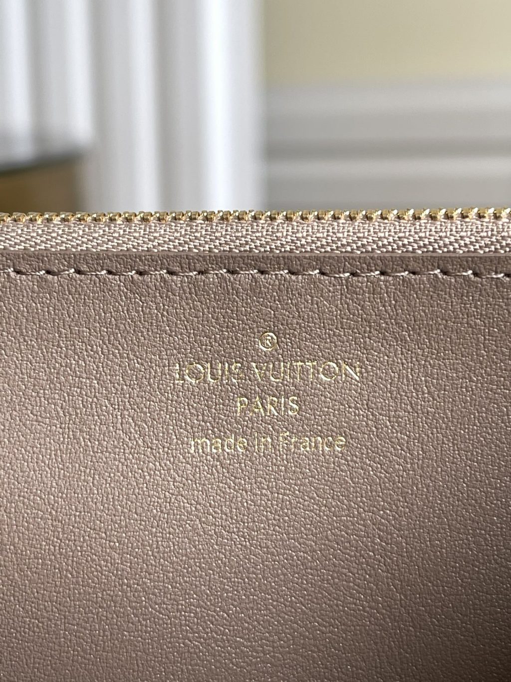 Louis Vuitton Capucines Wallet Galet M61248 - Image 7