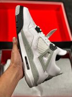Air Jordan 4 - Image 2