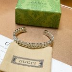 Gucci Silver Interlocking G Cuff Bracelet - Image 3