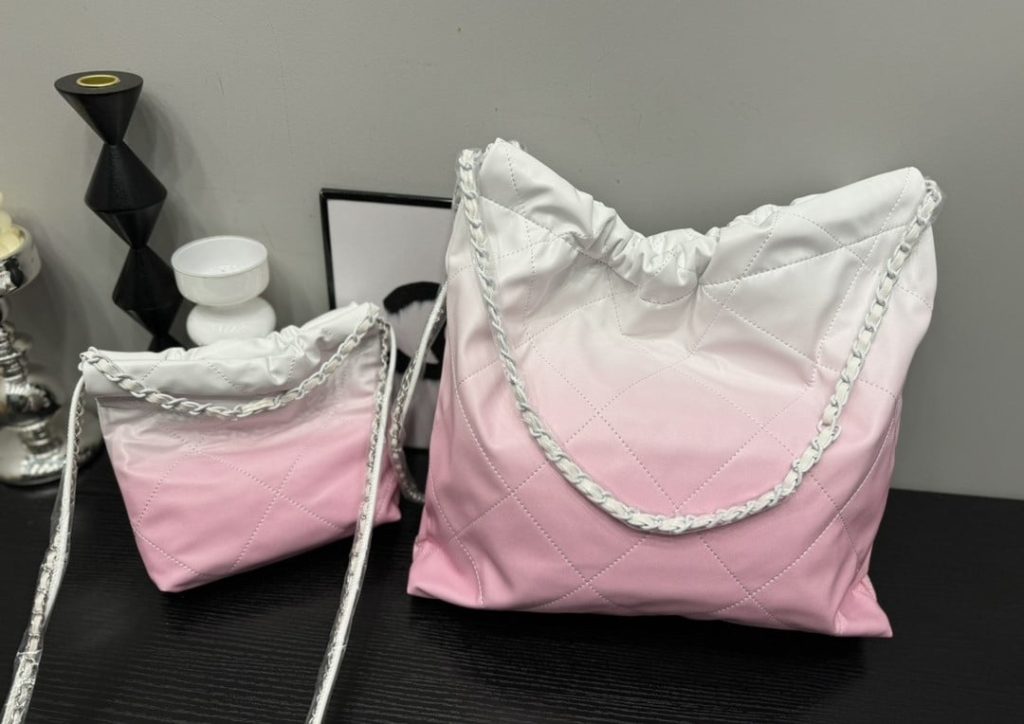 Chanel 22 Mini Handbag Patent Gradient Leather Pink 20Cm - Image 4