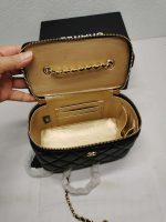 Chanel Pearl Crush Vanity Case With Chain In Black 17Cm - Image 5