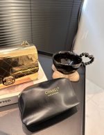 Chanel Flap Bag Gold Metal 18Cm - Image 4