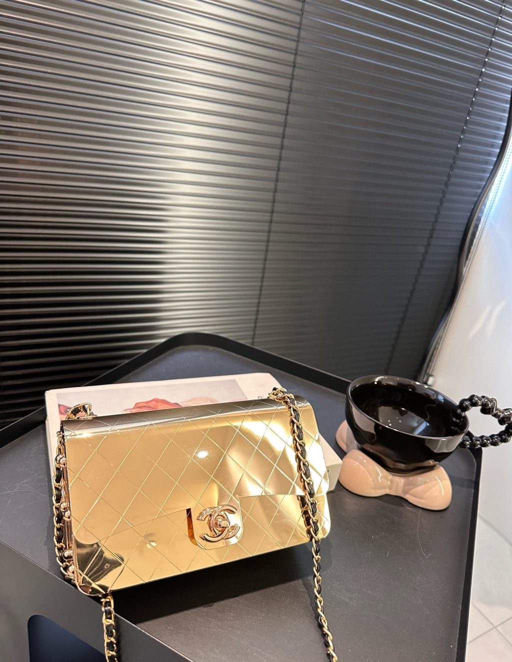 Chanel Flap Bag Gold Metal 18Cm - Image 11