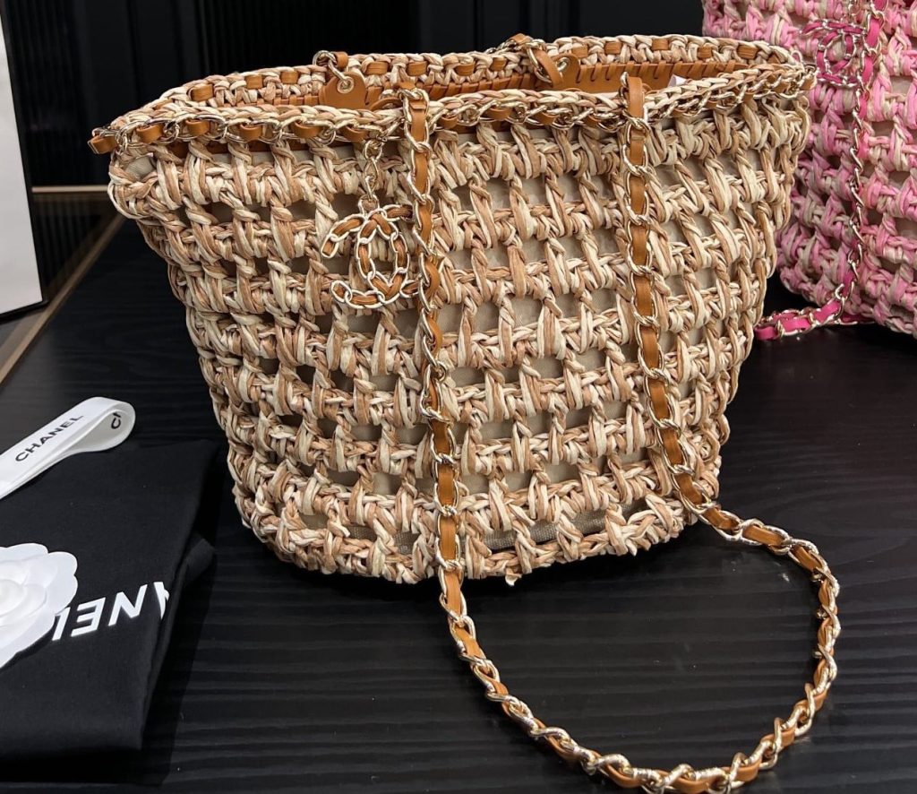Chanel Straw Shoulder Bags Beige 27Cm - Image 3